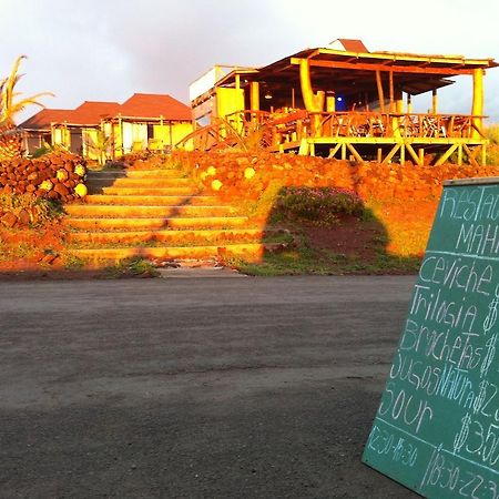 Mahia Hotel & Resto Hanga Roa Bagian luar foto
