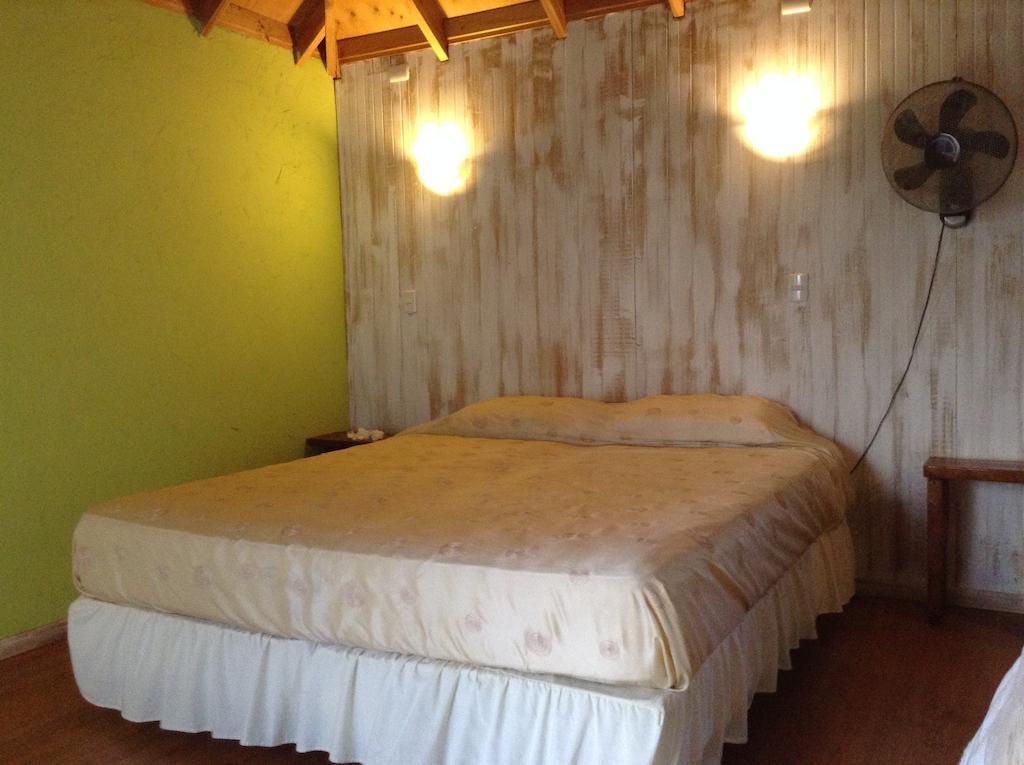 Mahia Hotel & Resto Hanga Roa Bagian luar foto